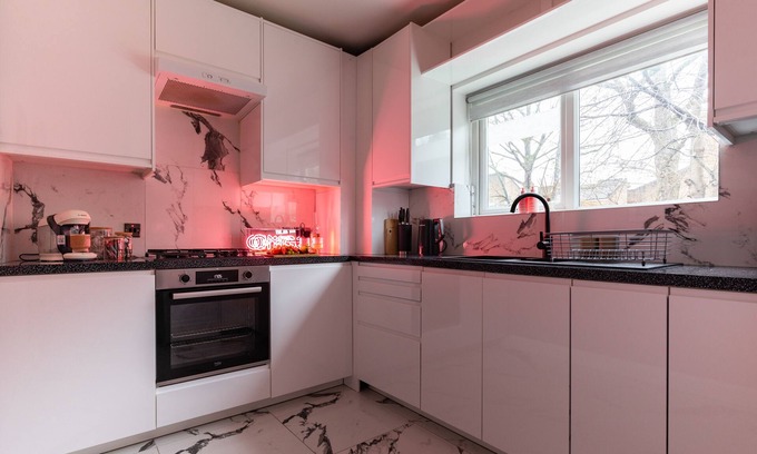 Putney Casa | Fast WiFi, free parking, London getaway