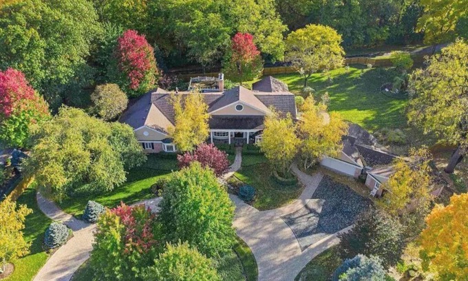 Rockford Casa | Father of the Bride Private Estate with Pool & Hot Tub - Sleeps 25