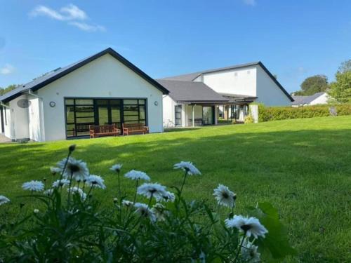 Ballina Hotel | Father Peyton Centre, Ballina
