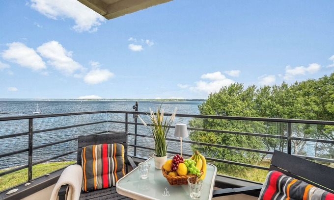 Schausende Apartamento | Favorite place - breathtaking water view, balcony, walk-in shower, Smart