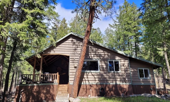 Mazama Cabina | Fawn Creek Hideaway en Mazama. 1960 2 hab / 2 baños, cabaña de madera