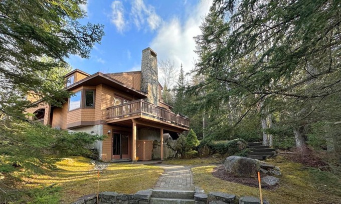 Bretton Woods Casa | FC43 Renovated cozy spacious cottage with AC, air hockey, wifi close to ski trails!