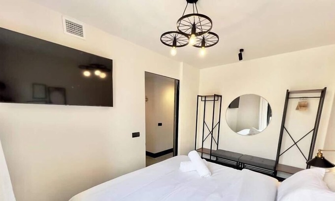 Almendrales Apartamento | FD/ Beautiful and bright apartment. Parking. Wifi