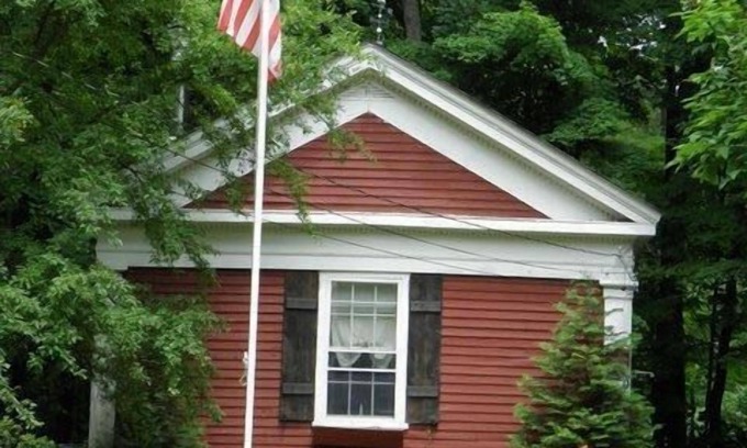 Pittsfield Casa | Red Histórica Escuela apareció en el 2015 Hogar y Jardín TV Especial