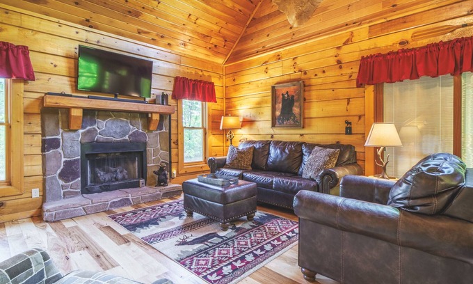 Sevierville Cabina | Feb/Mar Disc. Avail-Quiet/Private Cabin, HotTub, Pool Table/Arcade, Douglas Lake