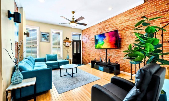 Federal Hill Casa | Federal Hill & Inner Harbor Lux Retreat: Sleeps 6