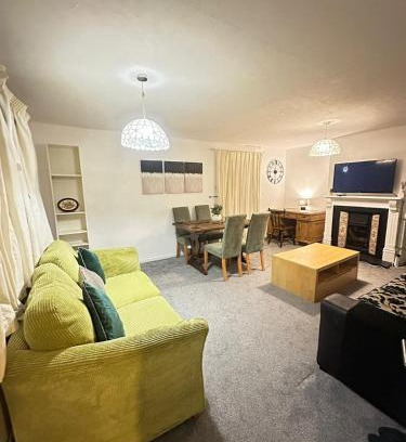 Headington Apartamento | Feel at Home! Cozy 3BR Getaway in Prime Location