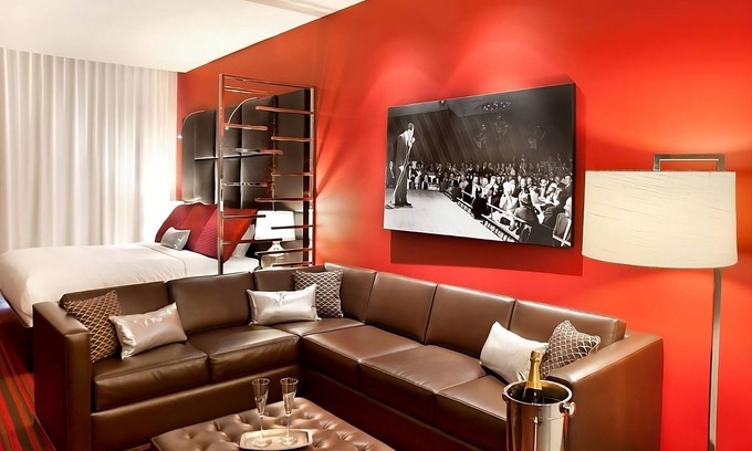 Downtown Las Vegas Hotel | Feel Good and Fine in Las Vegas! 4 Spacious & Modern Units with Free Parking!