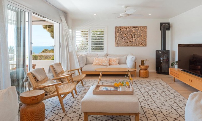Macmasters Beach Casa | Feel the Aroha, feel the love, at this beautiful beach haven....