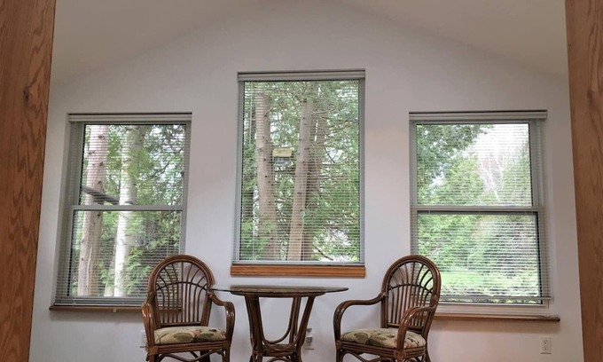Sauble Beach Cabaña | Feel the Space! Beautiful Three Bears' Cottage in Sauble Beach!
