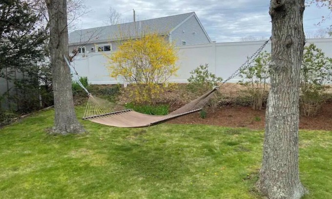 East Falmouth Casa | Feet in sand, then return to yard, hammock, deck, outdoor shower, bbq, fire pit!