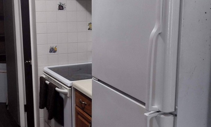 Palatka Casa | Fenced Fisherman's 3 bedroom house in charming Palatka with WiFi and AC