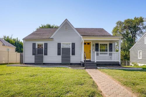 Elkton Casa | Fenced-In Yard Home 7 Mi to Shenandoah Natl Park