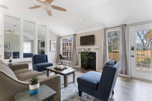 Gunter Afs Casa | Fenced Yard Near Shops & Dining- Capital City Gem