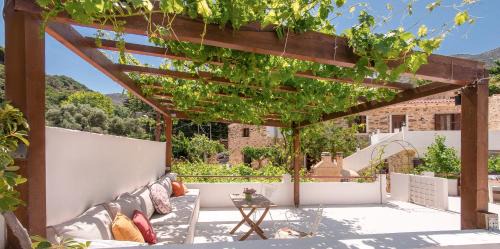 Perivolia Apartamento | Feneri 3 -Cozy rustic Apt 20' from Elafonisi beach