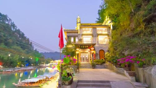 Fenghuang Casa | Fenghuang Tujia Ethnic Minority River View Hotel