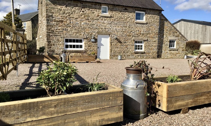 Longnor Casa | Fenns Barn, Peak District barn conversion, 10min walk to local pub