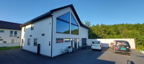 Lillesand Apartamento | Ferieleilighet til leie nær Dyreparken, Sørlandssenteret, sjøen og Lillesand