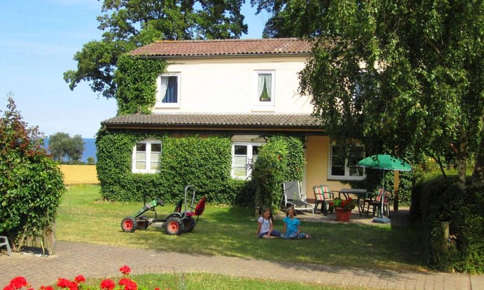 Katharinenhof Casa | Ferienbauernhof Liesenberg Försterhaus Gänseblümchen