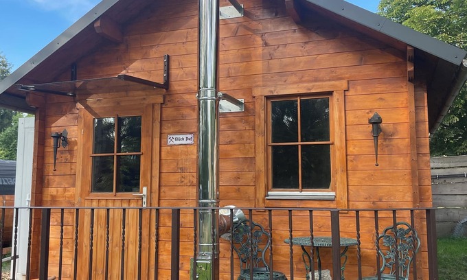 Lugau Cabina | Feriengarten-im-Erzgebirge wooden house in Lugau with playground family vacation ERZ