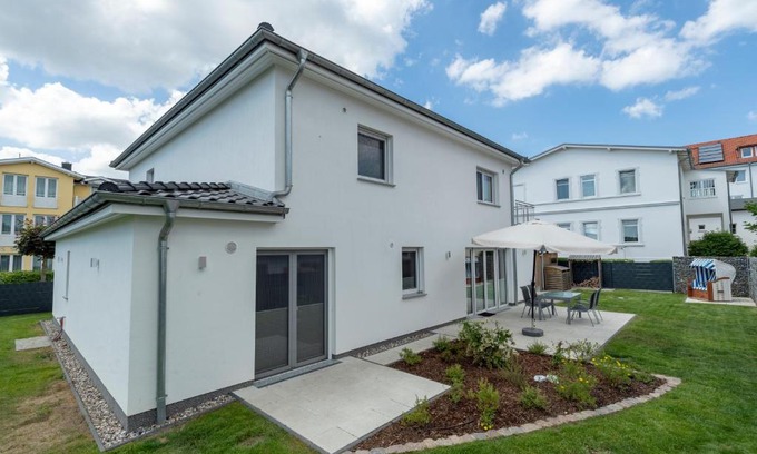Gohren Casa | Ferienhaus Corvin mit eingezäunten Grundstück (200 m²)