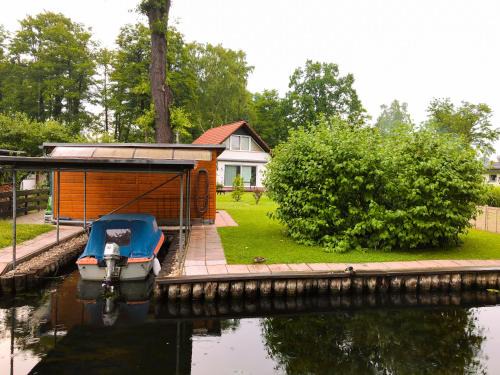 Rahnsdorf Casa | Ferienhaus direkt an der Spree mit Whirlpool und Sauna