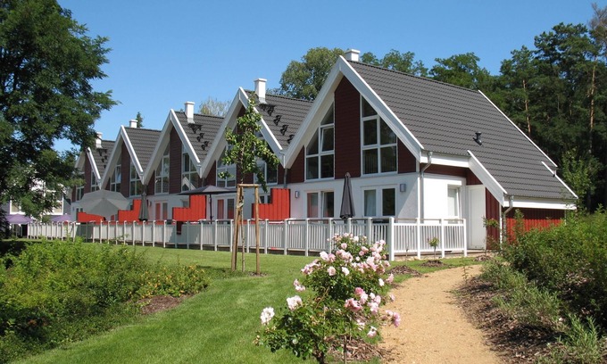 Bad Saarow Casa | Ferienhaus „Falster“ 88m² für 4+2 Personen im Schlosspark Bad Saarow, Sauna, Whirlpool und Kamin