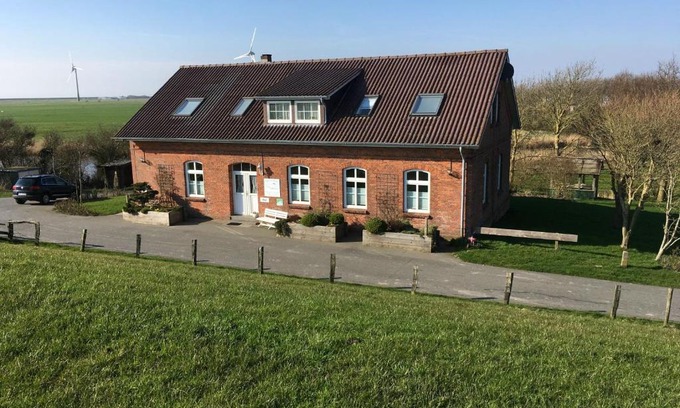 Emmelsbuell-Horsbuell Apartamento | Ferienhaus Hemenswarft direkt an der Nordsee mit Meerblick