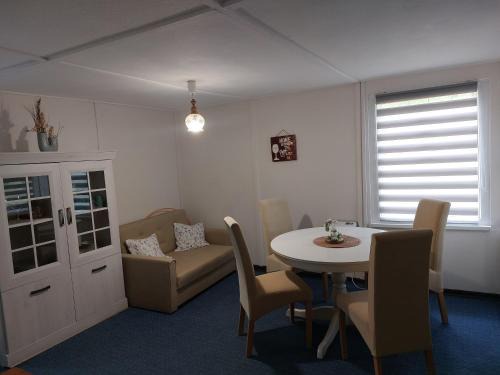 Mecklenburgische Kleinseenplatte Apartamento | Ferienhaus im Wald Mecklenburgische Seenplatte