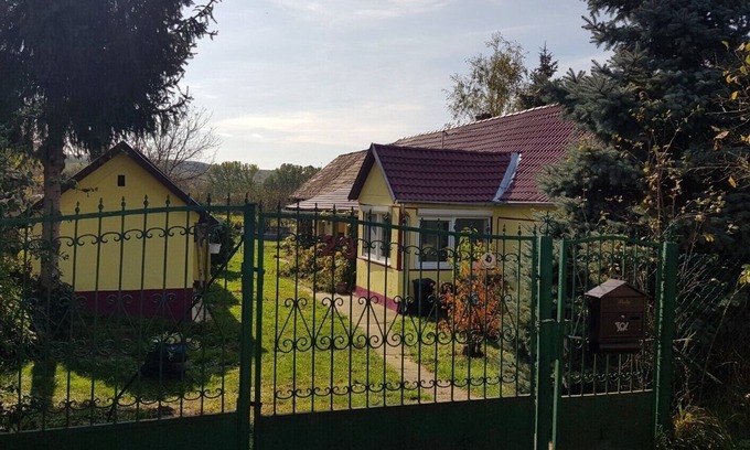 Dobrokoz Casa | Ferienhaus mit Swimmingpool im Eingezäuntem Gartengrundstück