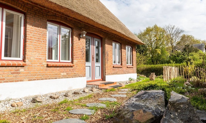 Ekenis Casa | Ferienhaus Reetdachkate Ekenis in Ekenis/boren