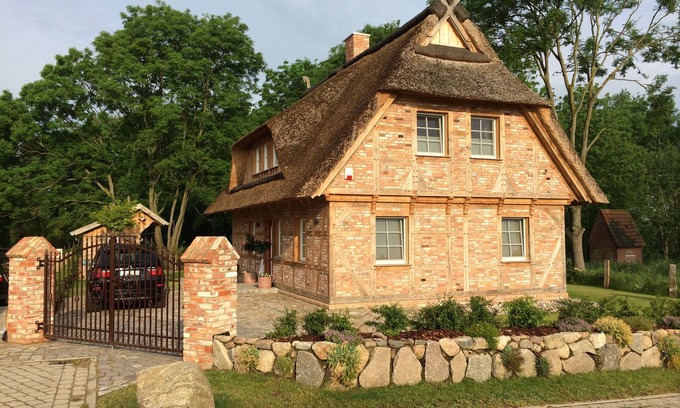 Rosenhagen Casa | Ferienhaus " To Huus ", 6 Pers., 3 Schlafzimmer, Kamin, Sauna, Wlan