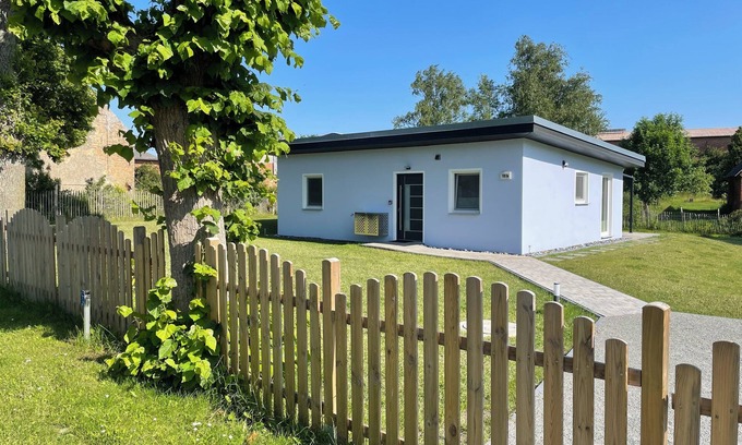 Usedom Casa | "Ferienhaus Zecherin" on the island of Usedom with a view of the Peene