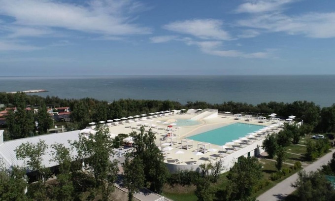 Rosolina Mare Casa | Ferienpark Rosapineta Chalet C2 für 3 Personen
