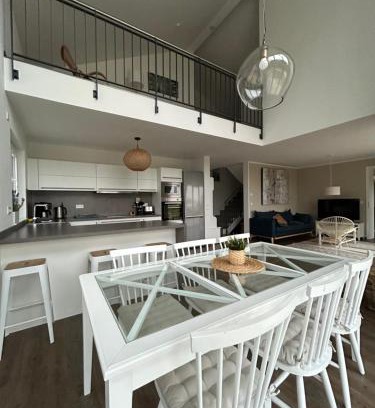 Lobnitz Casa | Ferienresort - idyllisches Ferienhaus mit Privatstrand und Sauna in der Nähe von Leipzig #HausEni