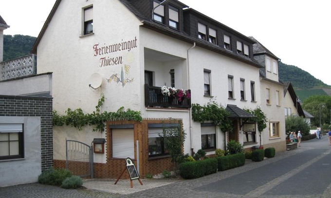 Bruttig-Fankel Casa | Ferienweingut Arnold Thiesen