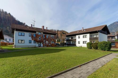 Oberaudorf Apartamento | Ferienwohnanlage Oberaudorf C 2 mit Hallenbad und Sauna