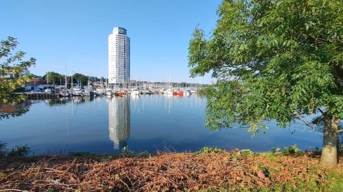 Schleswig Apartamento | Ferienwohnung über der Schlei im Wikingturm
