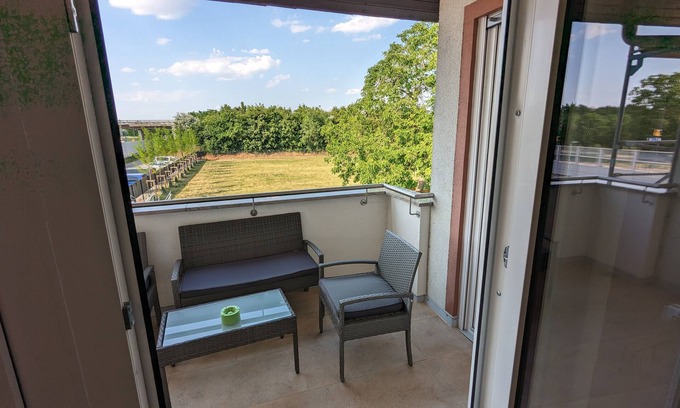 Ringsheim Apartamento | Ferienwohnung 2.og - 70 qm - mit Garten - Dirket am Bahnhof