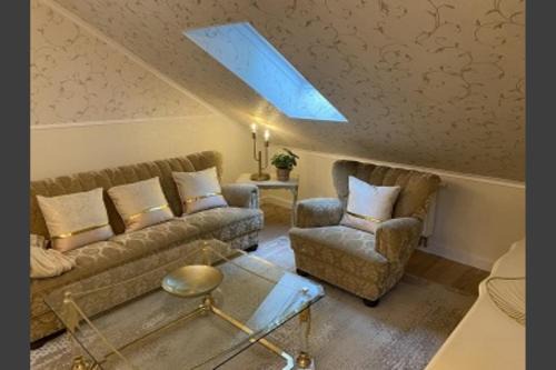Hamburg-Barmbek Apartamento | Ferienwohnung 28 am Saseler Markt 4 Schlafzimmer renoviert