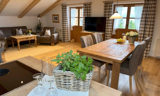 Abwinkl Apartamento | Ferienwohnung 3 - See- Suite - Schlosserhof am See