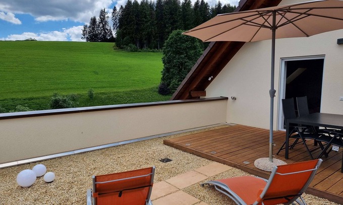 Unterkirnach Apartamento | Apartamento de 81 m2 con 2 dormitorios y terraza en la azotea para máx. 4 personas