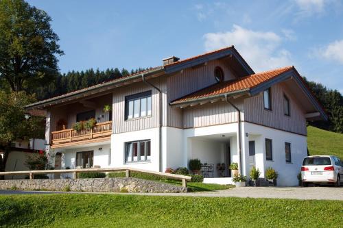 Ruhpolding Apartamento | Ferienwohnung Adlerhügel inkl. Chiemgaukarte