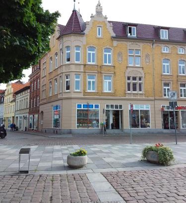 Guestrow Apartamento | Ferienwohnung am Markt - ein Zuhause mit Aussicht