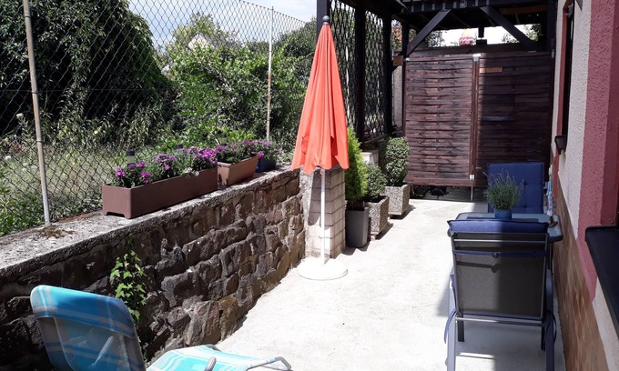 Edenkoben Apartamento | Ferienwohnung am Triefenbach