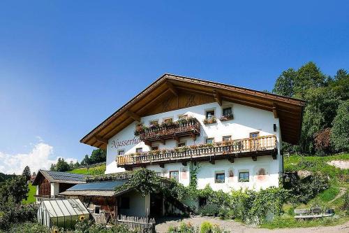 Avelengo Apartamento | Ferienwohnung Aster Nusserhof