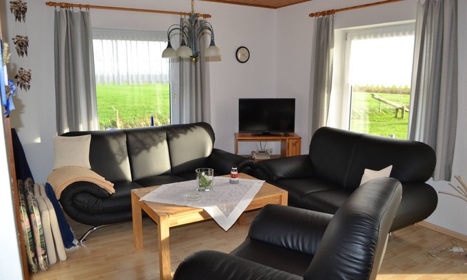 Poppenbull Apartamento | Ferienwohnung auf dem Ferienhof Nickelswarft 2 in Poppenbüll für 2-6 Personen