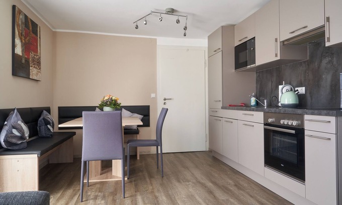 Guenzburg Apartamento | Ferienwohnung Blüte mit Balkon