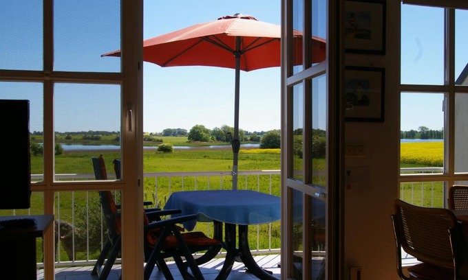 Zudar Apartamento | Ferienwohnung Boddenblick
