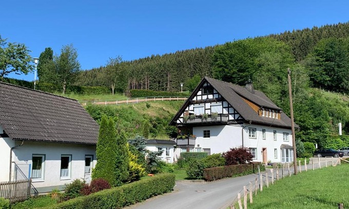 Sorpetal Apartamento | Ferienwohnung Dünnebacke